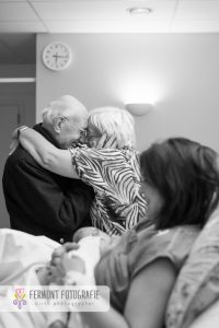 Emotional Photos of Grandparents Seeing Their Grandchildren For The First Time