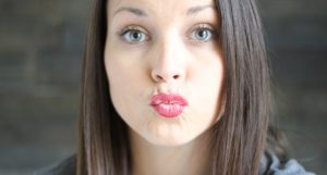 How To Put On LipSense